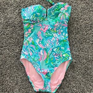 Lilly Pulitzer Dru One Piece - size 8